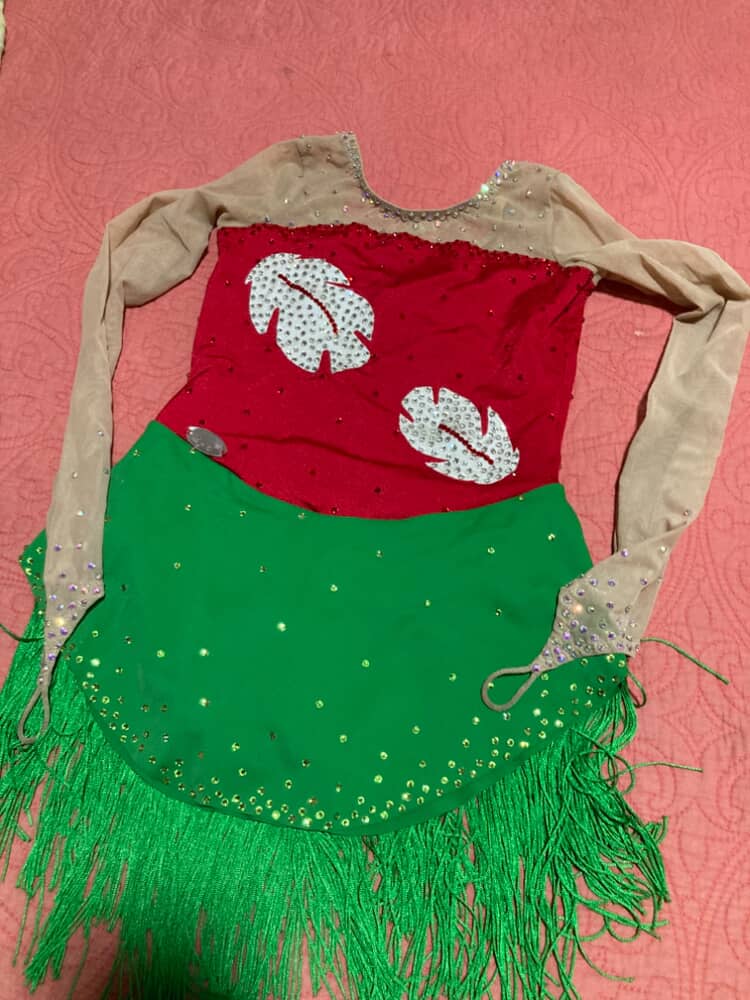 Malla Roja con Verde Estilo Hawaiana Competencia Talla 8