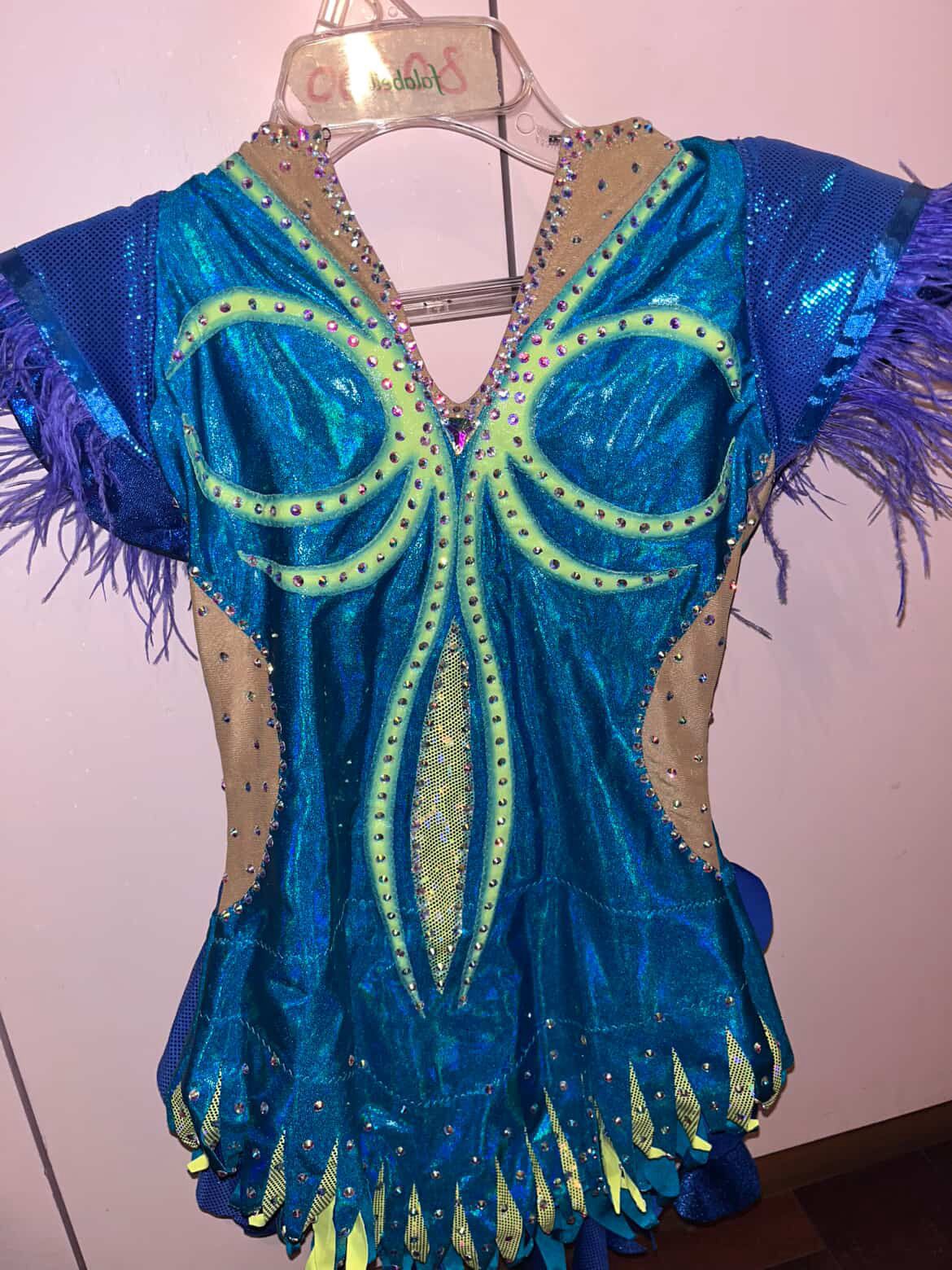 Malla Azul Con Verde y Plumas Competencia Talla S